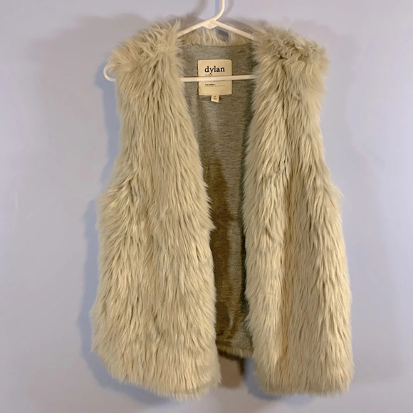 Dylan size medium faux fur open vest white gray cream fuzzy with pockets anthro - Picture 1 of 7